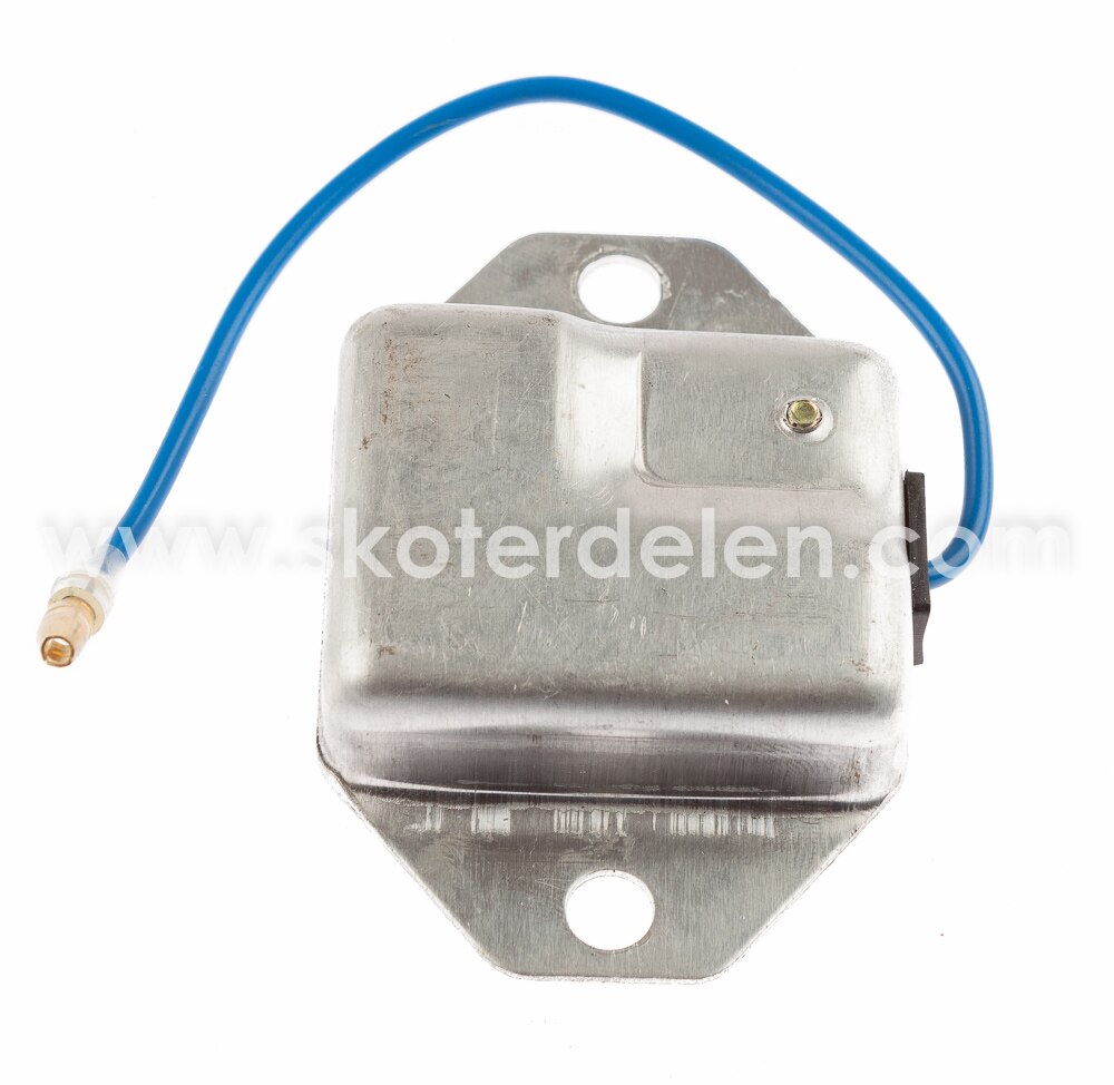 https://www.skoterdelen.com/pub_images/original/01-154-32-voltregulator-yamaha-skoterdelen-2_15977.jpg