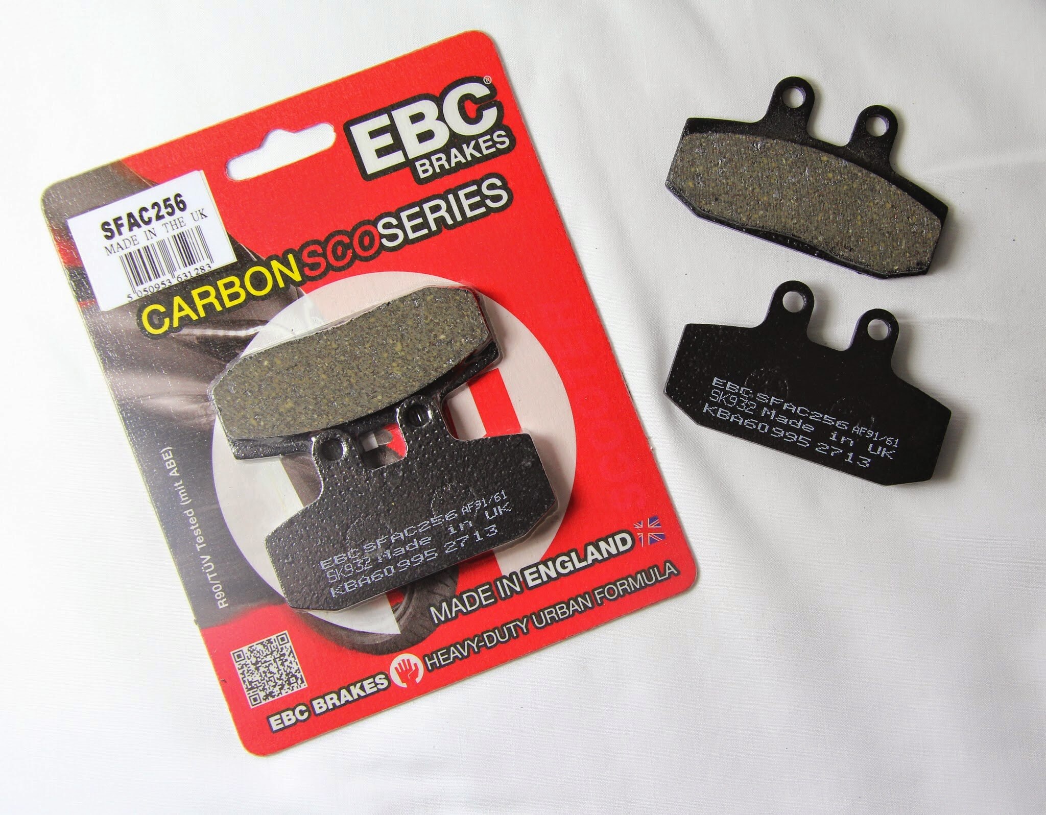 Bromsklossar EBC Carbon Series