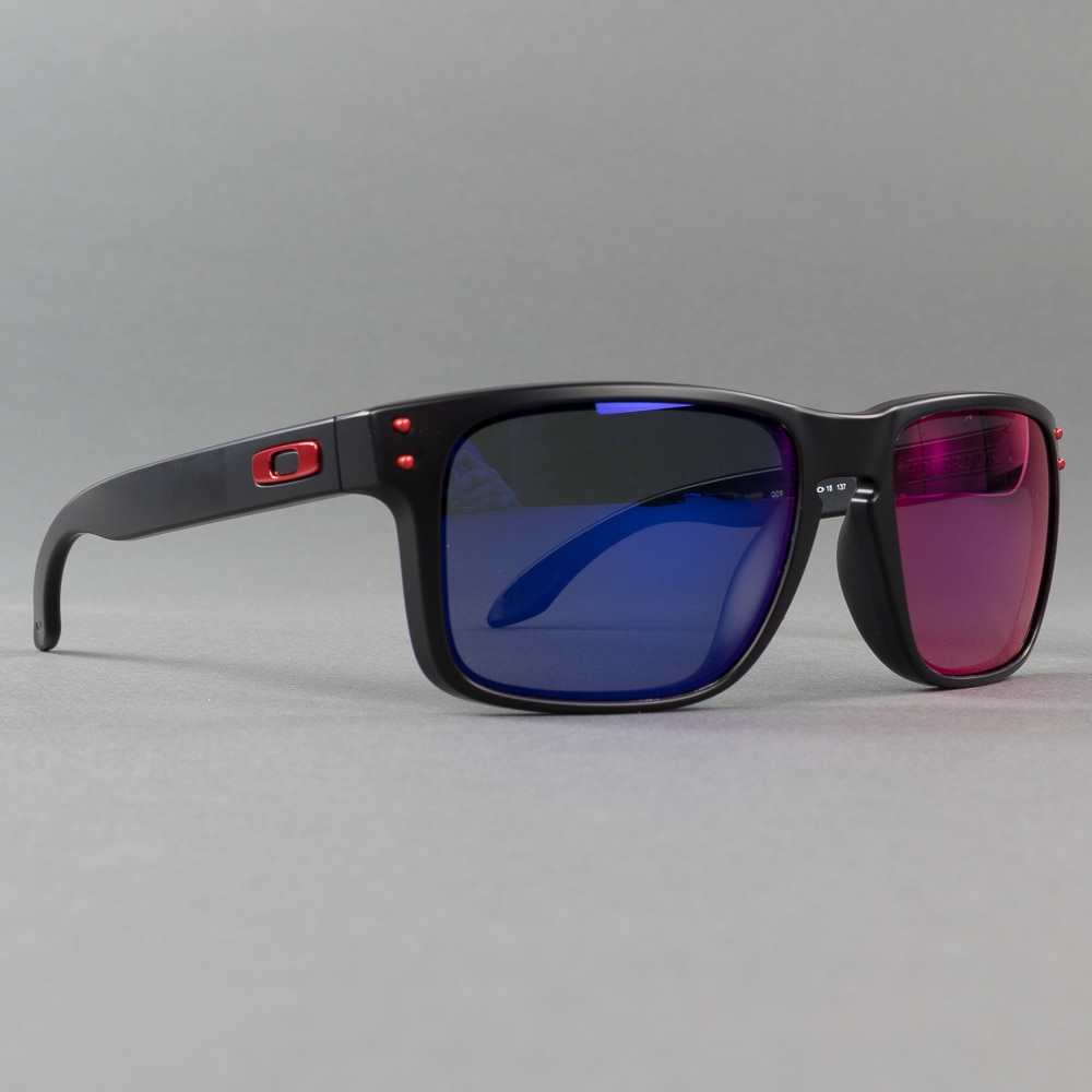 https://www.skoterdelen.com/pub_images/original/670-1004-6-solglasogon-sunglasses-oakley-hoolbrook-Red-Iridium-skoterdelen-9.jpg