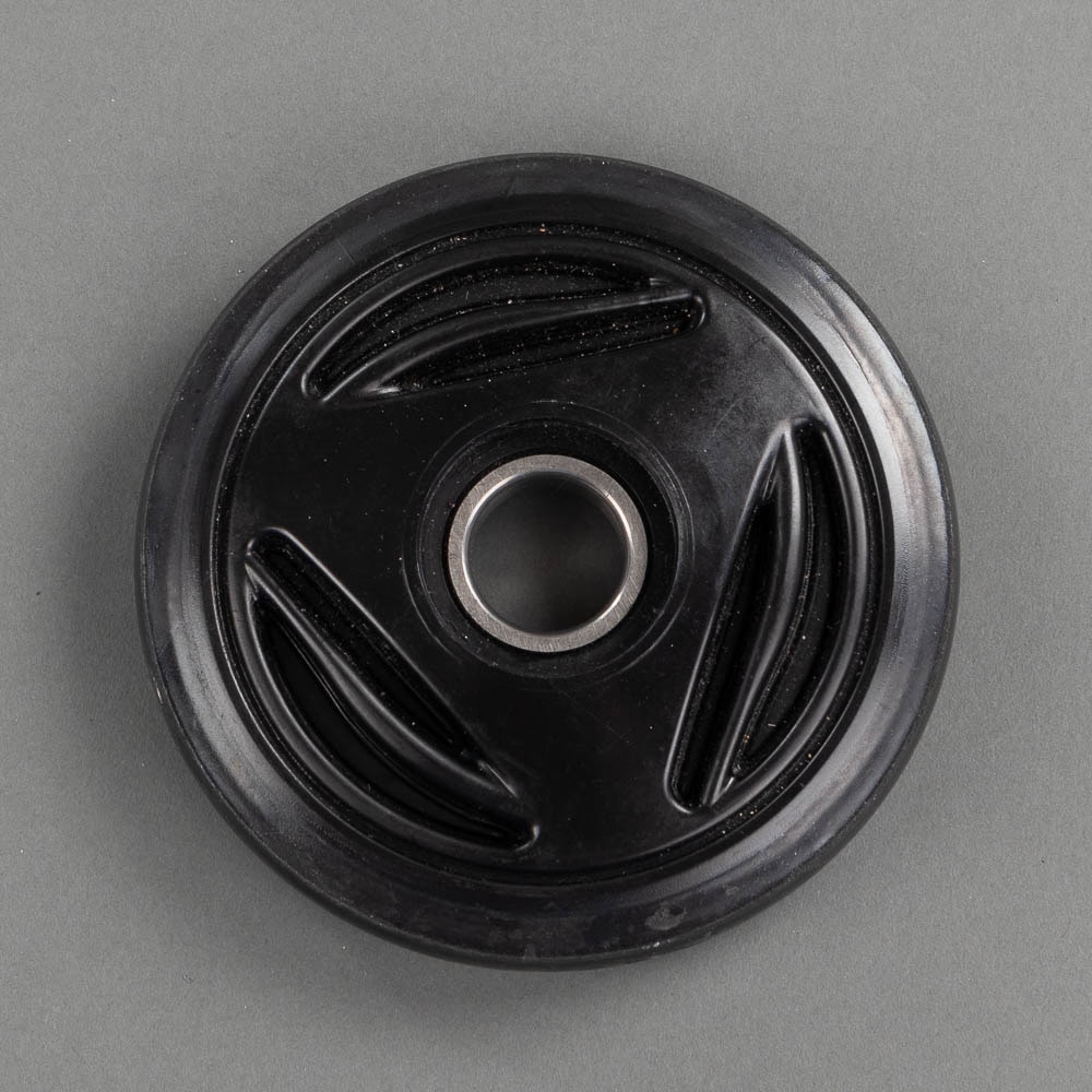 https://www.skoterdelen.com/pub_images/original/84-0135-20-boggiehjul-135mm-25mm-svart-skoterdelen.jpg